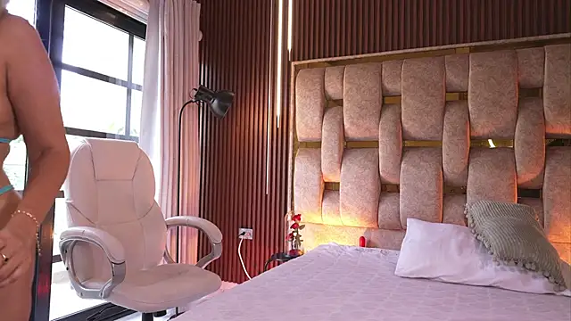 alicia xoxo online show from April 9, 8:58 pm