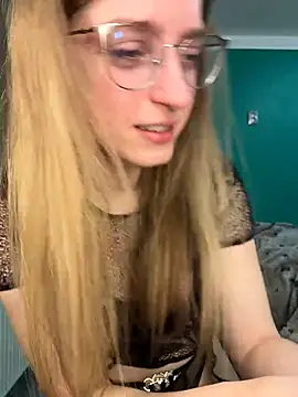 Snapshot of EveLunny chatting on January 15, 2:49 am EveLunny online show from January 15, 2:49 am