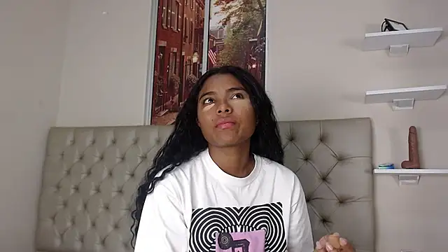 Snapshot of mila_sophia chatting on November 7, 1:55 pm mila sophia online show from November 7, 1:55 pm