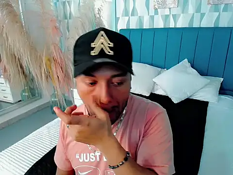 sebastian cruz  online show from November 9, 1:48 am