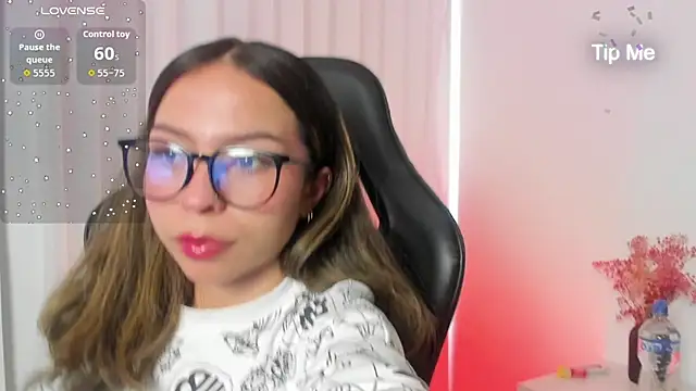 LuluuBerry online show from December 15, 12:53 pm