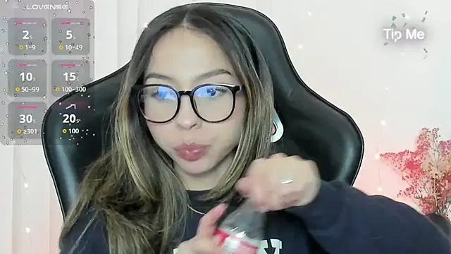 LuluuBerry online show from December 21, 9:44 pm