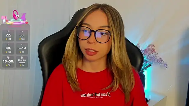 LuluuBerry online show from January 15, 6:33 pm