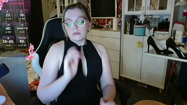 Snapshot of dominyantrix chatting on November 29, 9:40 pm dominyantrix online show from November 29, 9:40 pm