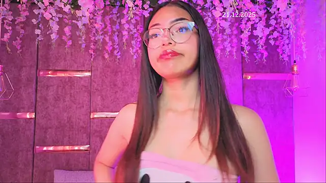 Snapshot of _ViolletteNoir_ chatting on December 21, 8:27 pm ViolletteNoir online show from December 21, 8:27 pm