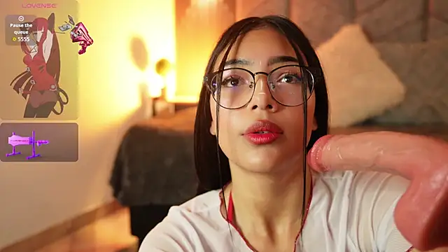 Snapshot of _ViolletteNoir_ chatting on January 14, 8:14 pm ViolletteNoir online show from January 14, 8:14 pm