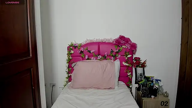 AriannaFox  online show from November 6, 11:55 am