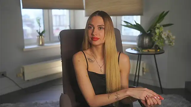 Snapshot of FreidaLerew chatting on November 7, 10:37 am FreidaLerew online show from November 7, 10:37 am