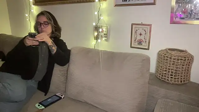 angelgirl98 online show from December 22, 4:20 am