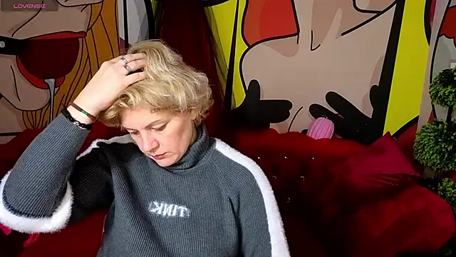 Snapshot of AmaraNights chatting on November 7, 1:05 am AmaraNights online show from November 7, 1:05 am