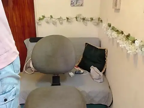 LuluKiss  online show from December 16, 1:38 pm