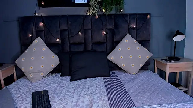 Snapshot of AnaVoss__ chatting on November 18, 11:36 am AnaVoss online show from November 18, 11:36 am