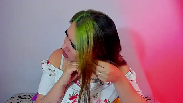 Lilith Zenith  online show from November 17, 4:18 am