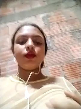 Snapshot of Hanna18_boobs chatting on November 21, 5:33 pm Hanna18 boobs online show from November 21, 5:33 pm