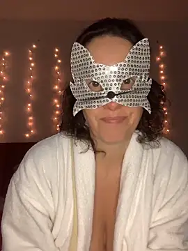 massagistahotbrunette online show from February 10, 4:55 pm