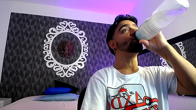 Dereck Jhonsonn online show from November 10, 8:08 pm