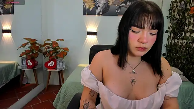 pixie kat online show from November 8, 10:52 pm