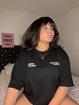 LoliitaBennett online show from March 29, 1:27 am