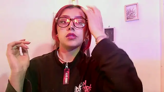 Snapshot of vaiolet_johansson chatting on November 17, 1:17 pm vaiolet johansson online show from November 17, 1:17 pm