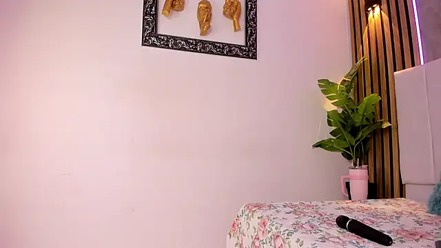 Snapshot of Carlotta_de_velour chatting on February 27, 4:56 am Carlotta de velour online show from February 27, 4:56 am