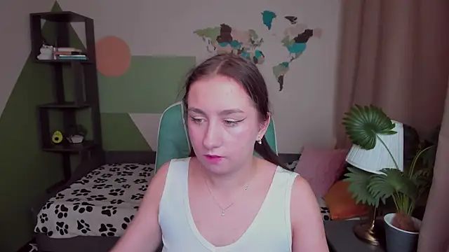 Snapshot of Esther_Bright chatting on November 11, 4:12 am Esther Bright online show from November 11, 4:12 am