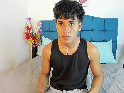 Valentino Lane online show from January 13, 2:28 am