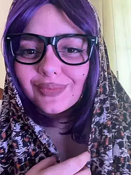 Snapshot of candicewest_ chatting on June 19, 4:11 pm candicewest online show from June 19, 4:11 pm