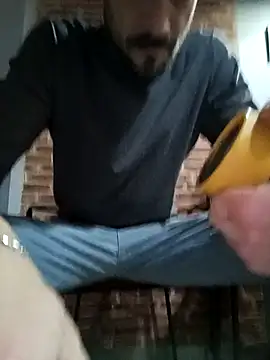 Snapshot of ricardo34mlg chatting on November 7, 2:50 pm ricardo34mlg online show from November 7, 2:50 pm