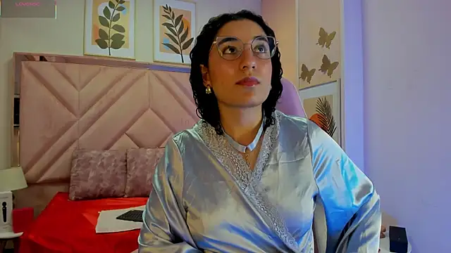 DemiJones  online show from December 3, 4:09 am