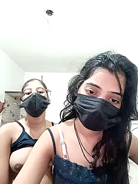 Snapshot of Hot_komall chatting on February 3, 4:10 am Hot komall online show from February 3, 4:10 am