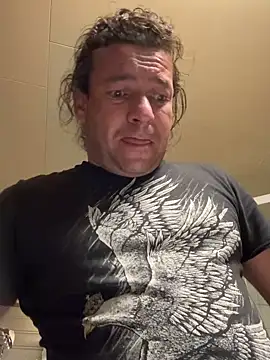 Snapshot of miguel910921 chatting on November 9, 2:54 am miguel910921 online show from November 9, 2:54 am