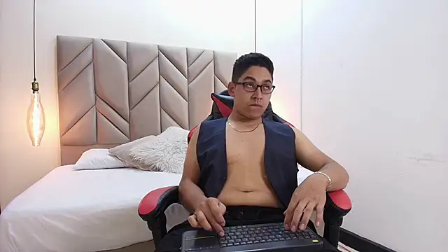 DanteVoss online show from November 20, 4:01 am