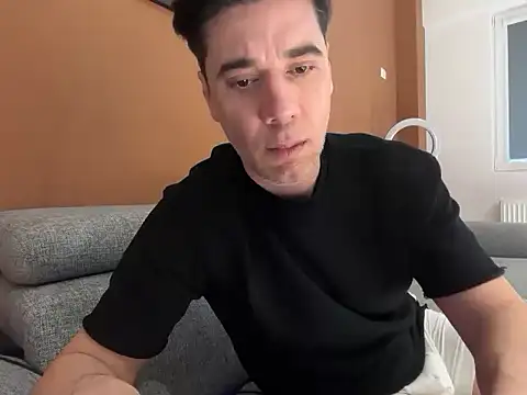 Snapshot of marcoo_x chatting on February 18, 9:27 am marcoo x online show from February 18, 9:27 am