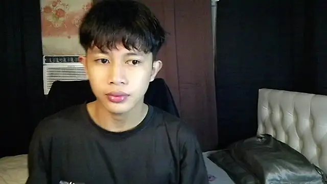 Snapshot of Urloverhardcock chatting on August 8, 9:00 am Urloverhardcock online show from August 8, 9:00 am