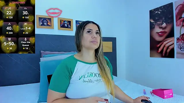 Andhrea Vale online show from April 13, 12:21 pm