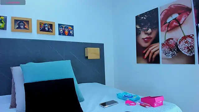 Andhrea Vale online show from April 15, 1:07 pm