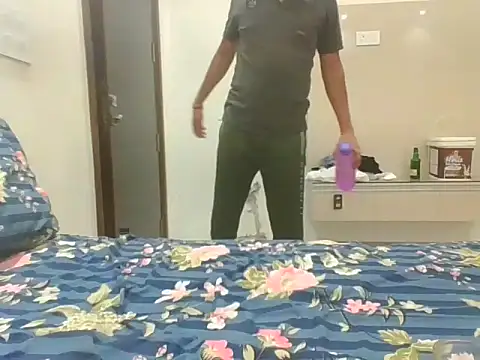 richiirichhh123 online show from November 8, 3:45 pm