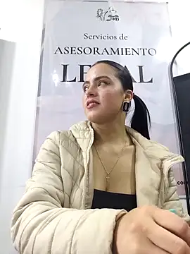 Snapshot of ALEJA__22 chatting on February 13, 1:40 pm ALEJA 22 online show from February 13, 1:40 pm