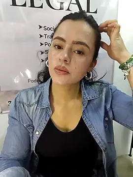 Snapshot of ALEJA__22 chatting on February 25, 1:43 pm ALEJA 22 online show from February 25, 1:43 pm