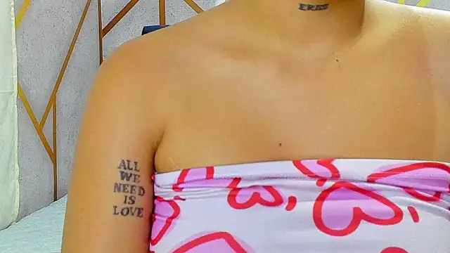  vaiolet owo online show from January 18, 6:06 am