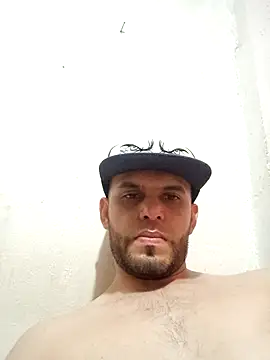 Snapshot of James21990 chatting on November 11, 12:16 pm James21990 online show from November 11, 12:16 pm