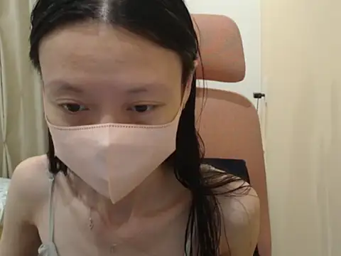 Lil-Cherries online show from April 10, 3:17 pm