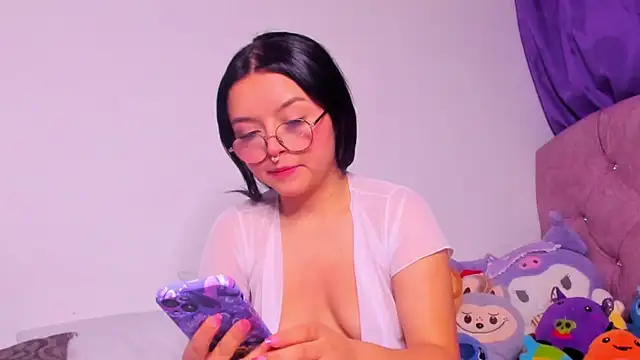 amy  a online show from February 28, 7:20 am