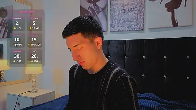 Un Sluttyy online show from March 6, 11:50 am