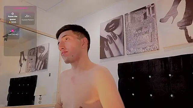 Un Sluttyy online show from March 26, 11:05 am