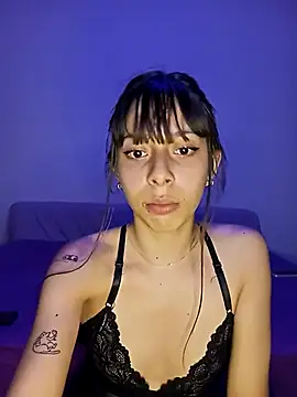 Snapshot of GabySMiller chatting on February 5, 4:17 am GabySMiller online show from February 5, 4:17 am