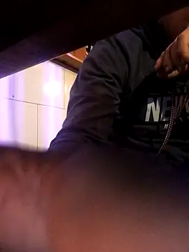 Snapshot of themorenofit08 chatting on December 5, 12:41 am themorenofit08 online show from December 5, 12:41 am