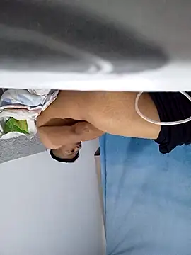 Snapshot of themorenofit08 chatting on February 9, 10:03 pm themorenofit08 online show from February 9, 10:03 pm