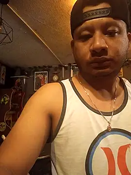 themorenofit08 online show from March 17, 1:21 am