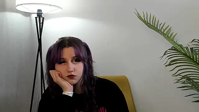 Snapshot of KishaRowsey chatting on November 8, 5:51 am KishaRowsey online show from November 8, 5:51 am